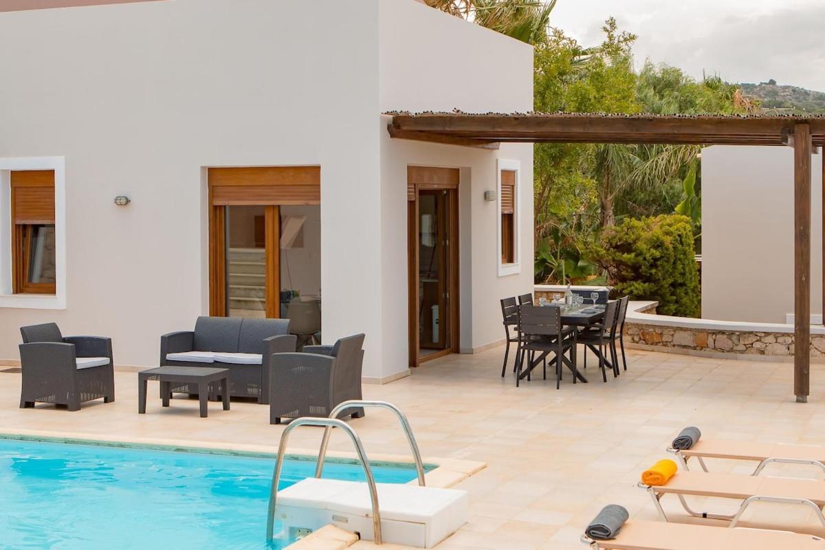 Karena Seaview Villa เยรานี ภายนอก รูปภาพ